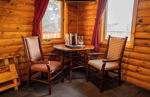 Denali National Park Cabin | Denali Private Deluxe Cabin on Sugarloaf Mountain