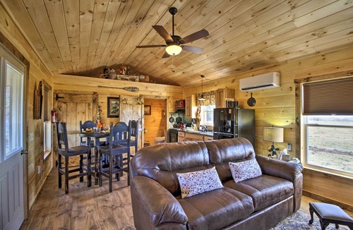 Omaha Cabin | 'Valley View Cabin' Near Branson & Table Rock Lake