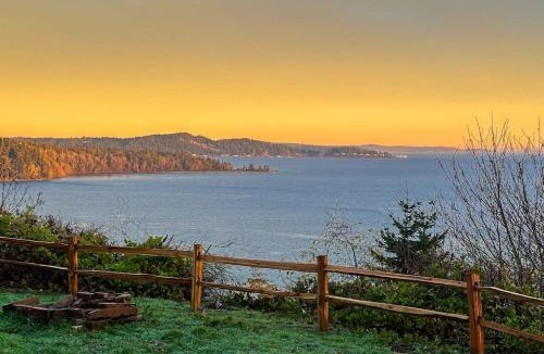 South Colby House | Vashon Island Retreat