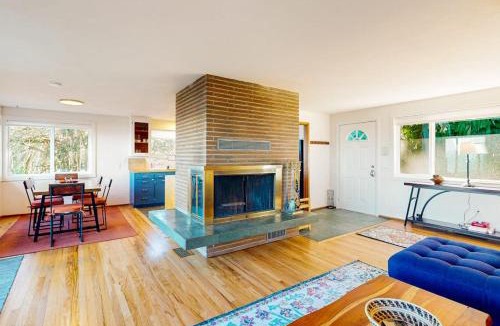 South Colby House | Vashon Island Retreat