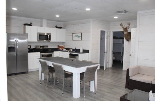 Venice House | Venice Blue Crab Lodge B (Waterfront)