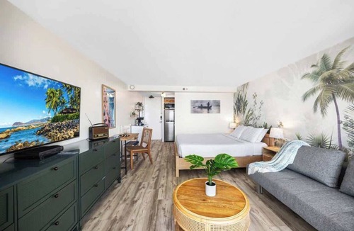Waikiki Condo | Waikiki studio w/lanai and beach access