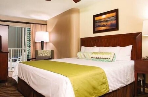 Honolulu Resort | Waikikian Beach Walk Resort & Spa, Hot Tub, Beach!
