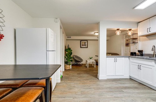 Viewpoint Apartment | Walk to Beach & Lake Access: Cozy Redmond Apt!
