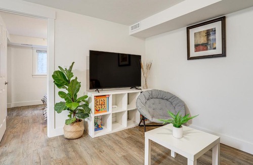 Viewpoint Apartment | Walk to Beach & Lake Access: Cozy Redmond Apt!