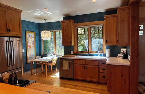 Graeagle House | Walk to Downtown Graeagle, Mill Pond & Pickleball