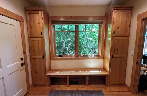 Graeagle House | Walk to Downtown Graeagle, Mill Pond & Pickleball