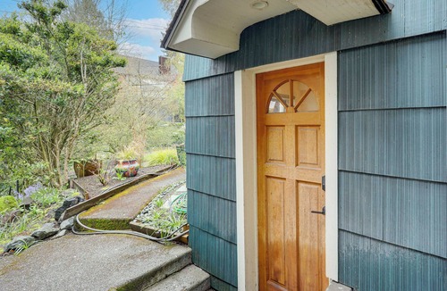 Green Lake Apartment | Walkable Green Lake Studio w/Fireplace