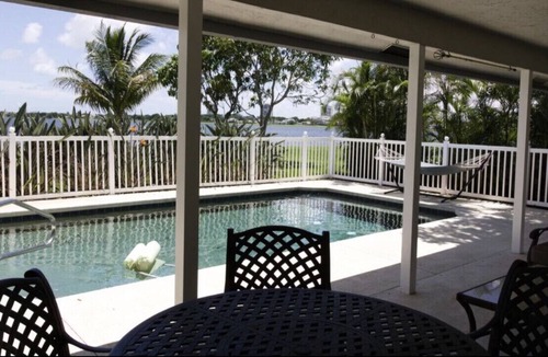 West Palm Beach House | WATER FRONT LAKE House. Near Beach and Downtown!