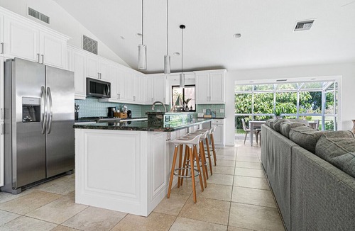 Palm Beach - West Palm Beach House | Water front view| 5 mins to Downtown & The Beach ! | 5 bedrooms, 3 Bath