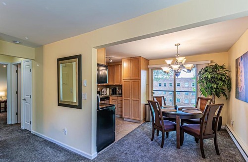 North End Apartment | Water View, Best Area, 2 Bedrooms, WD, Jacuzzi Bath, New Carpet, Balcony, View, 825sf