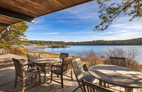 Roche Harbor House | Waterfront Home! Newly Remodeled! (weow)