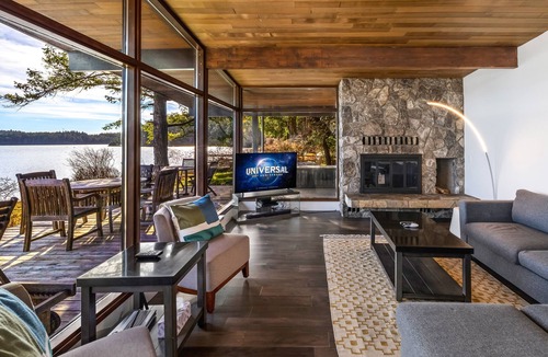 Roche Harbor House | Waterfront Home! Newly Remodeled! (weow)