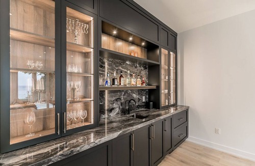 Innisfil House | Waterfront home, Sauna, Jacuzzi, Heated pool 28-day