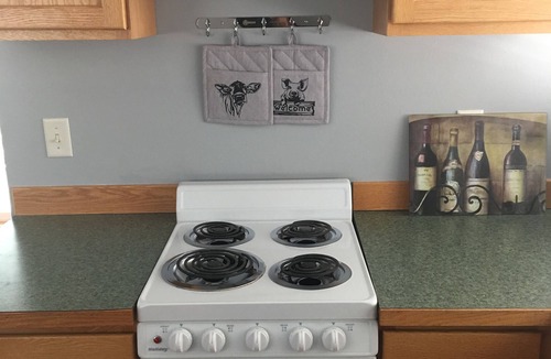 Sunland Estates Apartment | Waterfront Studio Rental near Gorge Amphitheater