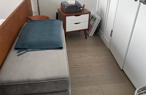 Williamsburg House | Waterfront / Water View Modern Apartment