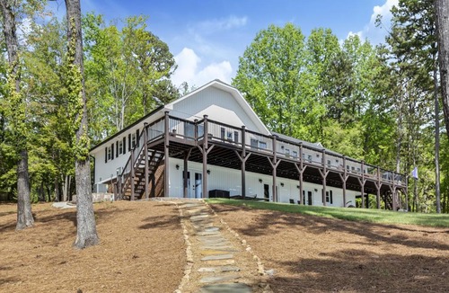 Seneca House | Waters Edge