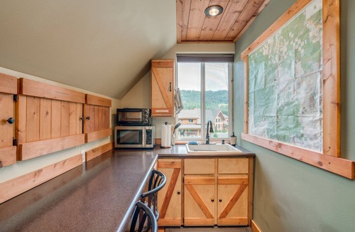 Leavenworth Cottage | Wedge Mountain Suite Leavenworth - Rustic Mountain Getaway - 5 min to town !n