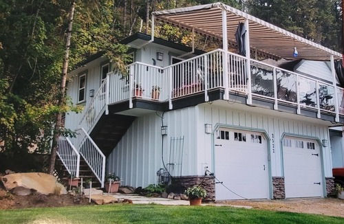 Blind Bay House | West facing Waterfront Retreat w/private beach, dock access & private buoy