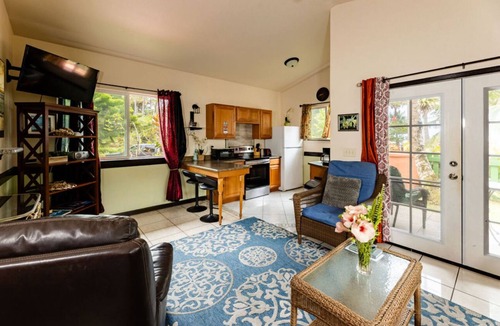 Kehena Beach Estates Cottage | Whale House w/AC @ Kehena Beach, Hawaii (Oceanfront)