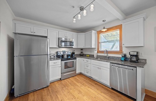South Nags Head Cottage | Whalebone Oceanside 4 Bedroom Cottage D