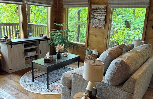 Eureka Springs Cabin | White River View | Romantic | Cabin | Ozark Mtns