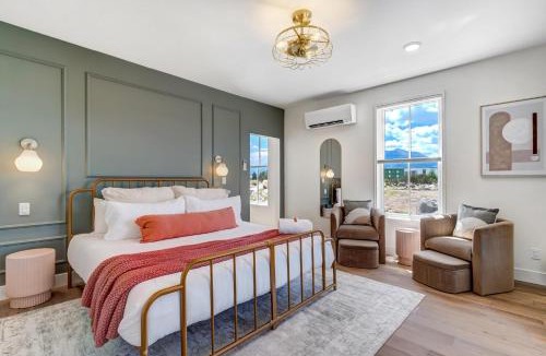 Buena Vista Villa | Whitewater Estate House & Guesthouse w Hot Tub