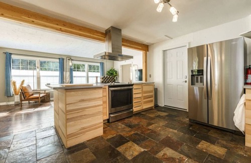 Veterans Park House | Whitewater Lodge-4units*nearDT