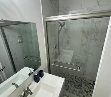 West Palm Beach House | Whole House+Renovated+Pool+Lanai+BBQ+Close to All
