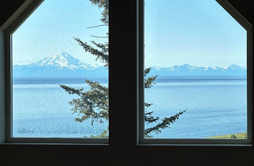 Anchor Point House | Whole house, Stariski Creek, BEAUTIFUL view!