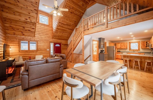 Nisswa House | Wild Pines Getaway: Minutes from Paul Bunyan Trail and Downtown Nisswa