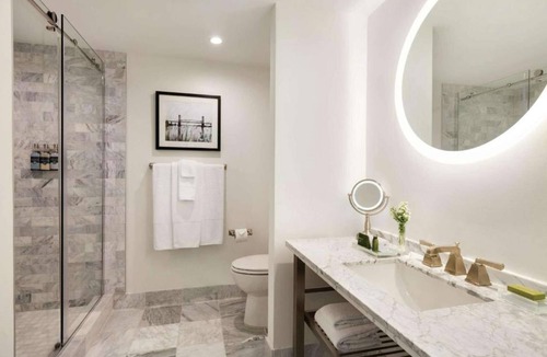 Downtown Wilmington Hotel | Wilmington Riverfront Stay + On-site Dining & Pool