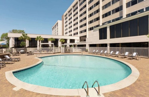Downtown Wilmington Hotel | Wilmington Riverfront Stay + On-site Dining & Pool