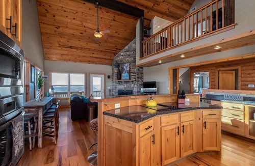 Jasper Cabin | Winston's View: Mountain Views, Fire Pit, Hot Tub