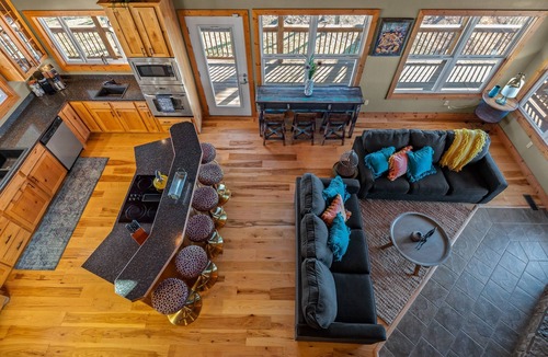 Jasper Cabin | Winston's View: Mountain Views, Fire Pit, Hot Tub