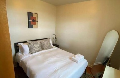 Fenway–Kenmore Apartment | Wonderful Fenway 3 Bed 2bath Steps from Fenway Park