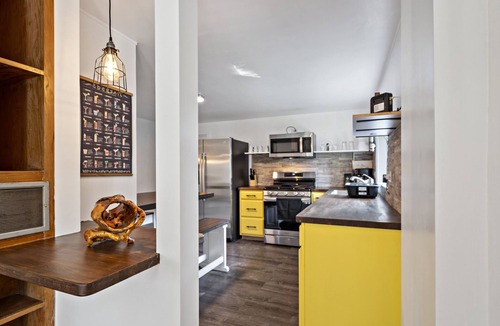 Spenard House | Woodland Apartment Midtown Anchorage
