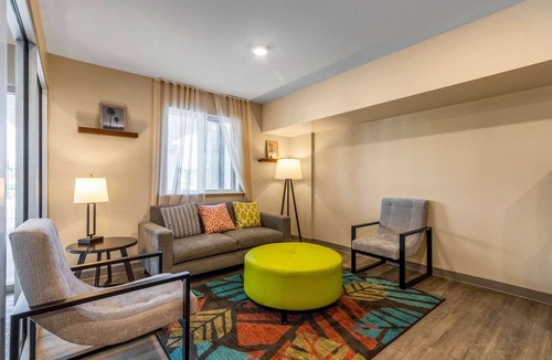 Miramar Hotel | WoodSpring Suites Miramar