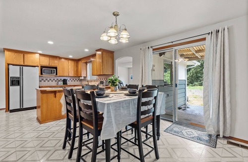 South Tacoma House | World Cup Seattle 2026 Spacious 5BR Sleeps 10 Entire Home 35 Min to Lumen Field!