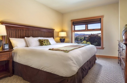 Chelan Resort | WOW . Great Choice. You will be back !