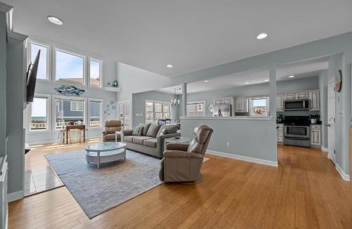 Village of Stump Sound Apartment | Wyndy Island- Pet Friendly, Oceanfront, Pool, Tennis
