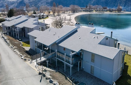 Wapato Point Condo | Yacinde C4 Waterfront Condo with Loft, Sleeps 6