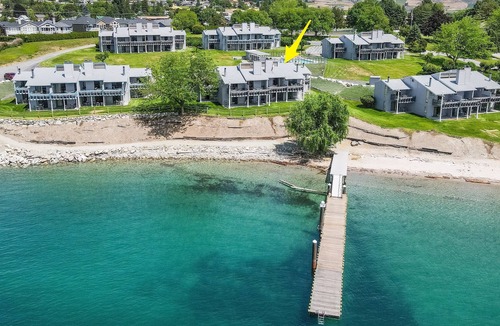 Wapato Point Condo | Yacinde C4 Waterfront Condo with Loft, Sleeps 6