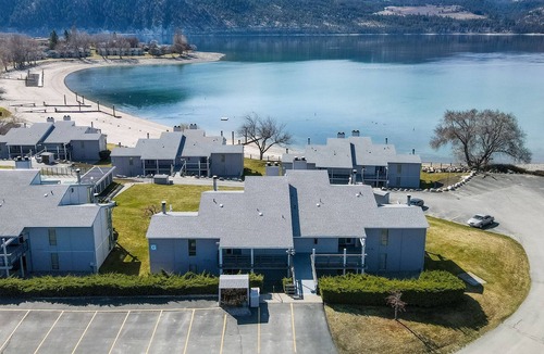 Wapato Point Condo | Yacinde E5 Poolside Condo with Loft, Sleeps 4
