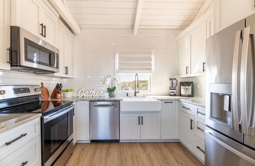 Ocean Sands House | Yeti V - Corolla, Ocean Sands, 50 Yards to Beach, Ocean View, Pool, Cabana, Hot Tub