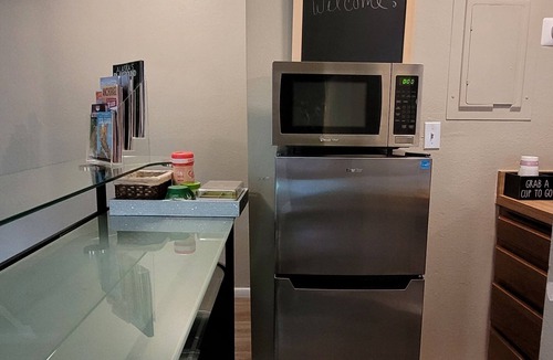 Northeast Anchorage House | Your Home Away From Home