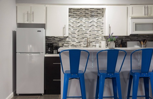 Montrose Apartment | Your Montrose Studios! Sleeps 44/22BR/22BA/22PA