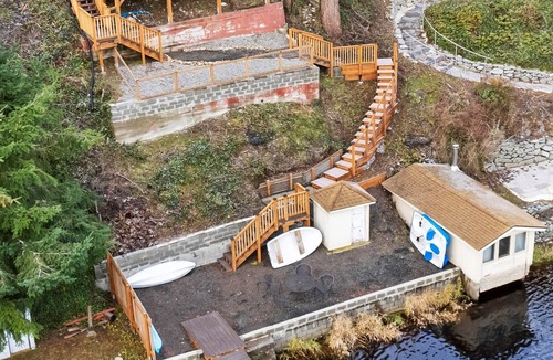 Lacey House | Z Cabin: Vintage Lakeside Retreat w/Private Dock