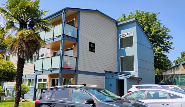 1 bedroom in 3 BR condo