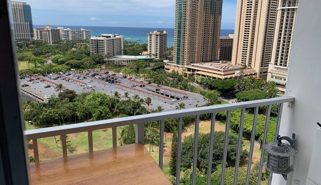 1 BR Top floor stunning views from 2 Lanais. Jeep & Parking Available thru Turo